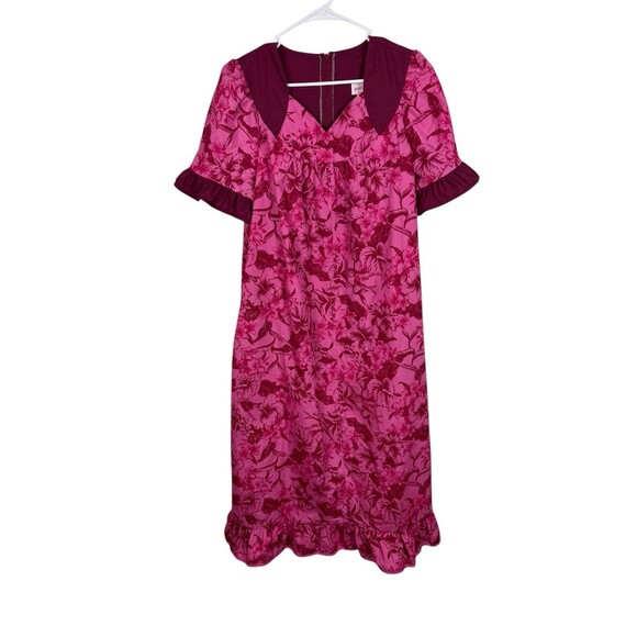 Good Times Hawaii Pink Floral Hawaiian Muumuu Dress Short Sleeve Size Medium - Picture 1 of 7